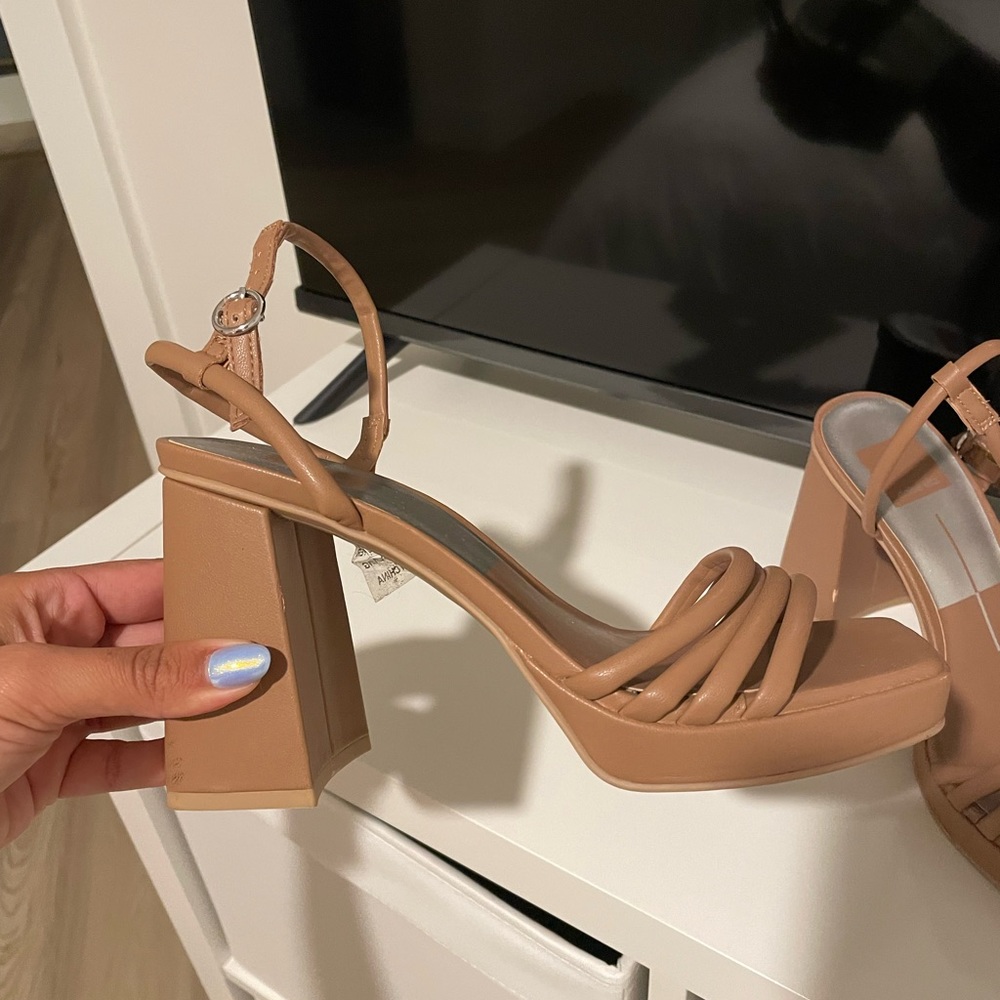 Dolce Vita Avery Platform Sandal